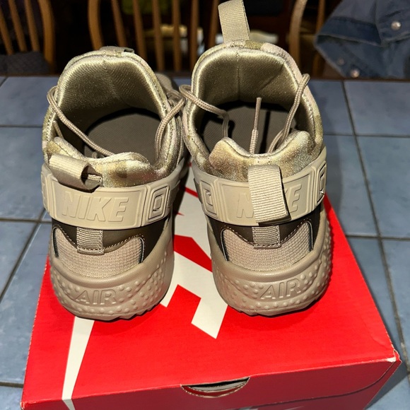 Nike Air Huarache Utility - Picture 6 of 6